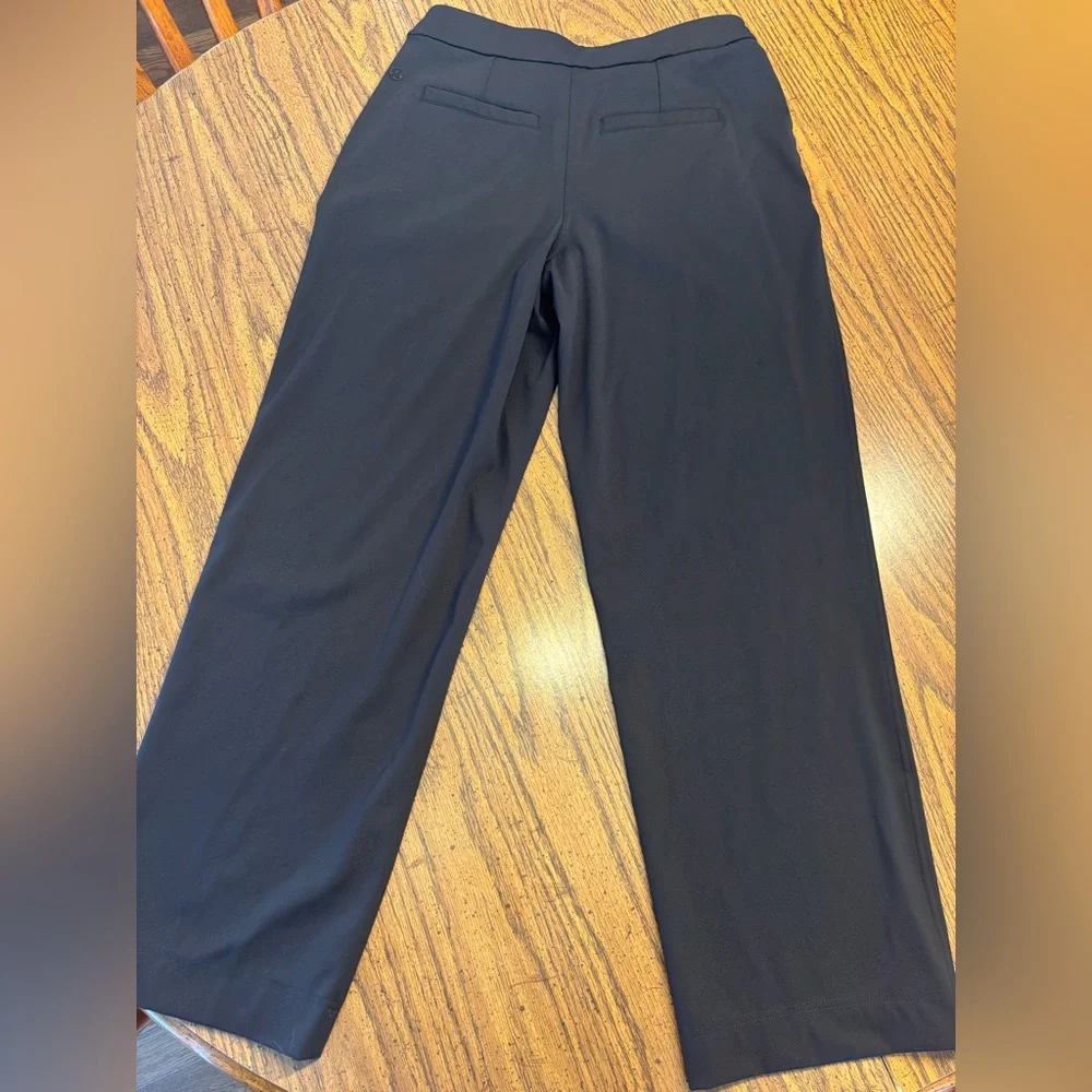 Lululemon women’s straight leg ankle pull on pant Small - Picture 4 of 11